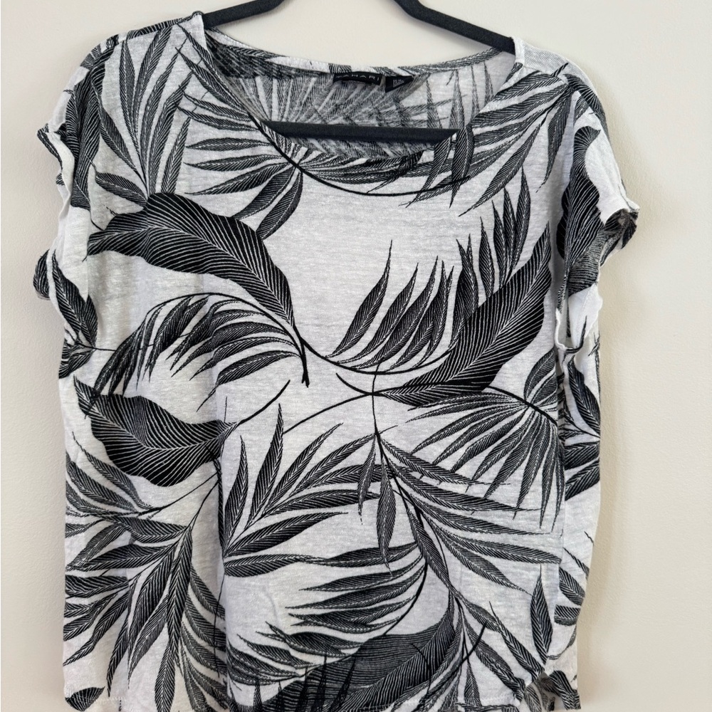 Black and Gray Leaf Print Top Size XL